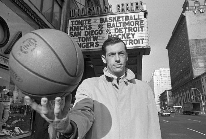 ThrillVictory's tweet photo. New York Knicks star Bill Bradley outside of the old Madison Square Garden during the 1960's. #BillBradley #NYK #NewYork #NewYorkKnicks #Knicks #basketball #MSG #MadisonSquareGarden #1960s #60s https://t.co/bNjfHjXftc