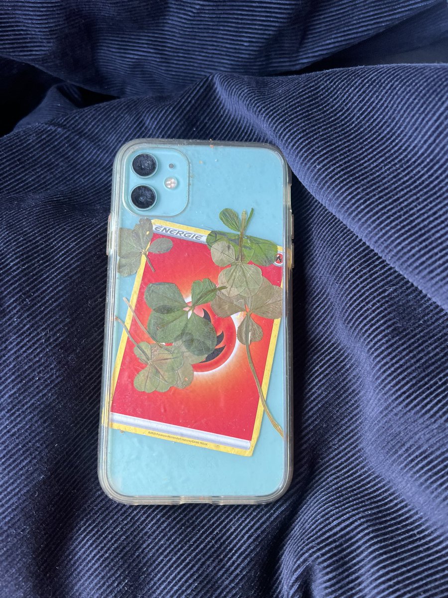 arthurpietrzak_'s tweet photo. IPHONE 11 (bleu/vert clair) retrouvé aux #Ardentes ‼️

RT SVP pour que le téléphone retrouve son propriétaire ! 🙏 https://t.co/4hqWVZx8Aj
