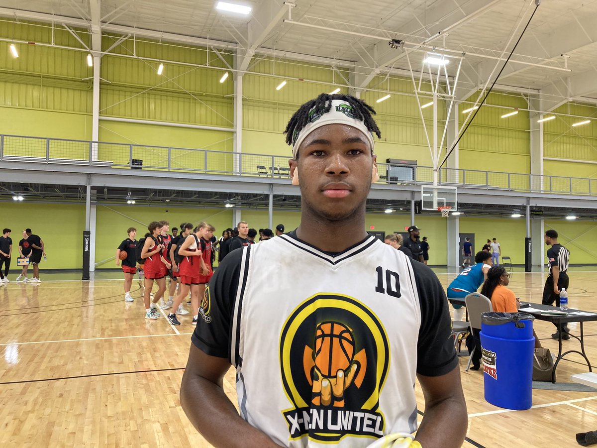 MHS_Boys_'s tweet photo. What a trilling OT victory for @xmenunitedbb as they capture the 15U championship. @ny2lasports 

Tyler Michalak 19 pts
Takis Tyler 18 pts
Ladell White 18 pts
Dooney Johnson 14 pts https://t.co/qFjowS8AE7