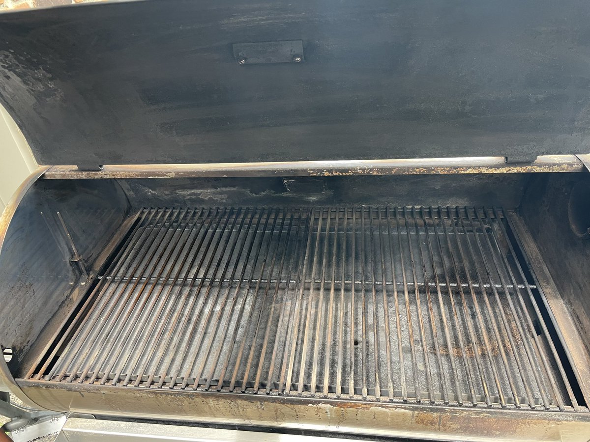 ForensicBBQ's tweet photo. Take care of y’all’s grills! Today was the @recteq_official scrub day. Some have “spring cleaning” - but when you run em all year long.. You do it often. #BBQ #rectec #recteq https://t.co/cWsApc5b7c