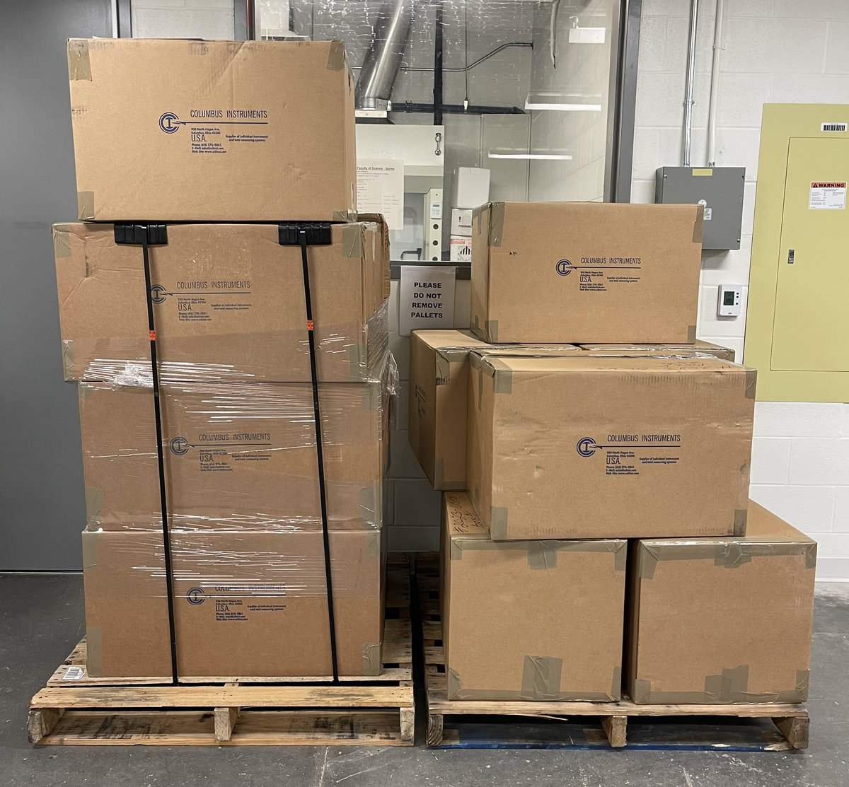 scottvharding's tweet photo. They have arrived!! The metabolic monitoring cages are here! Thanks to @IET_GovNL @InnovationCA for the funding!! First studies will be completed using this system in the next few weeks! #fructose #exercise #metabolism #nutrition #research #columbusinstruments https://t.co/kWf0NeowrL