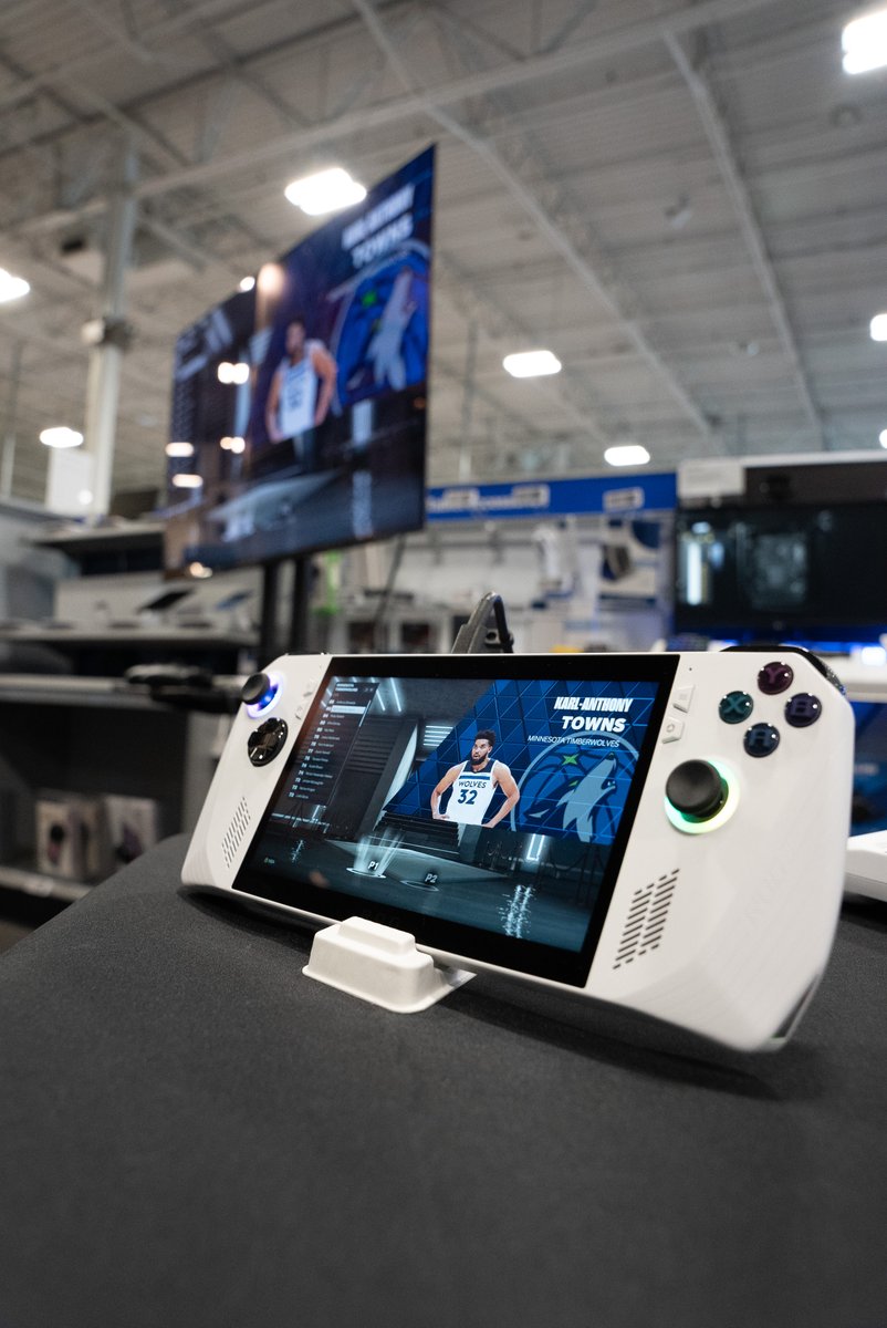 ASUS_ROGNA's tweet photo. You been to Best Buy lately?👀

Head over to your local store to try out the ROG Ally on display! https://t.co/z0nzQjcuEB