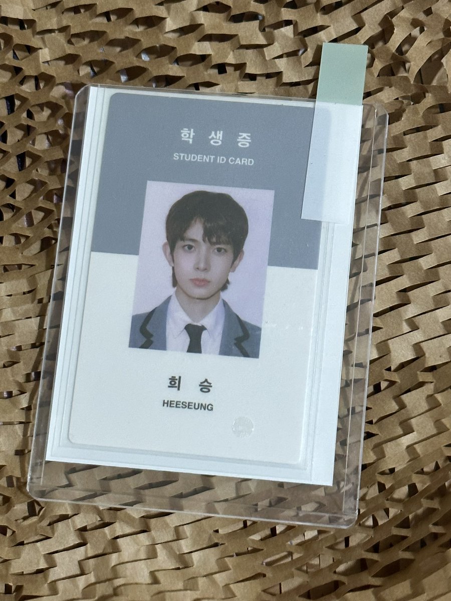 SNOOSPL4N's tweet photo. @jayseongiee hiiii omg sorry late feedback but my friend received the parcel naaa nung isang araw pa omg thank you so muuuch ang halaa the freebies 😭😭😭. super love it🥹🫶 https://t.co/uvtlrE1a3h