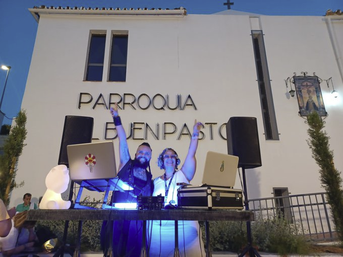 Ayer pasamos un rato muy agradable. Gracias a todos los que lo hicieron posible. Uniendo corazones, caminando hacia la unidad.