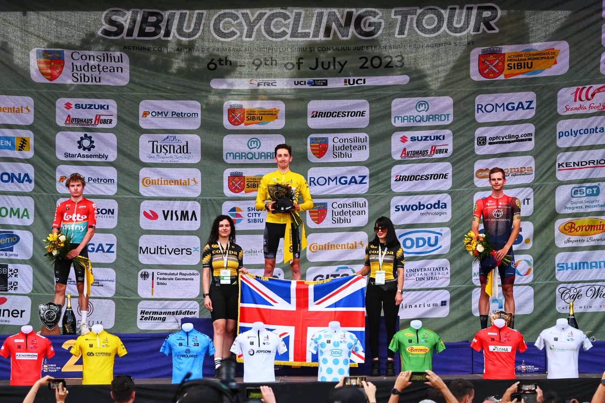 Pinarello Q36.5 Pro Cycling Team tweet media