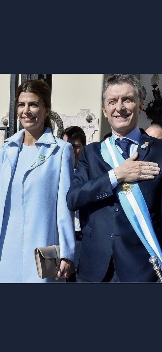 ElsaKekita's tweet photo. ESTE SEÑOR MAURICIO MACRI AMA A SU PATRIA COMO NADIE!! GRACIAS PRESIDENTE MAURICIO MACRI 🇦🇷🇦🇷🇦🇷🇦🇷🇦🇷🇦🇷🇦🇷🇦🇷🇦🇷🇦🇷🇦🇷 https://t.co/px13qB4jqo