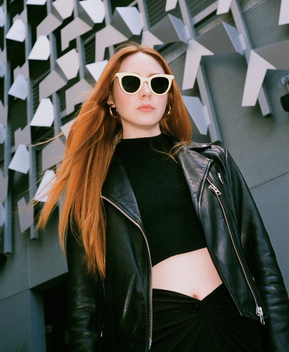 Karen Gillan has posted new pics on her IG.