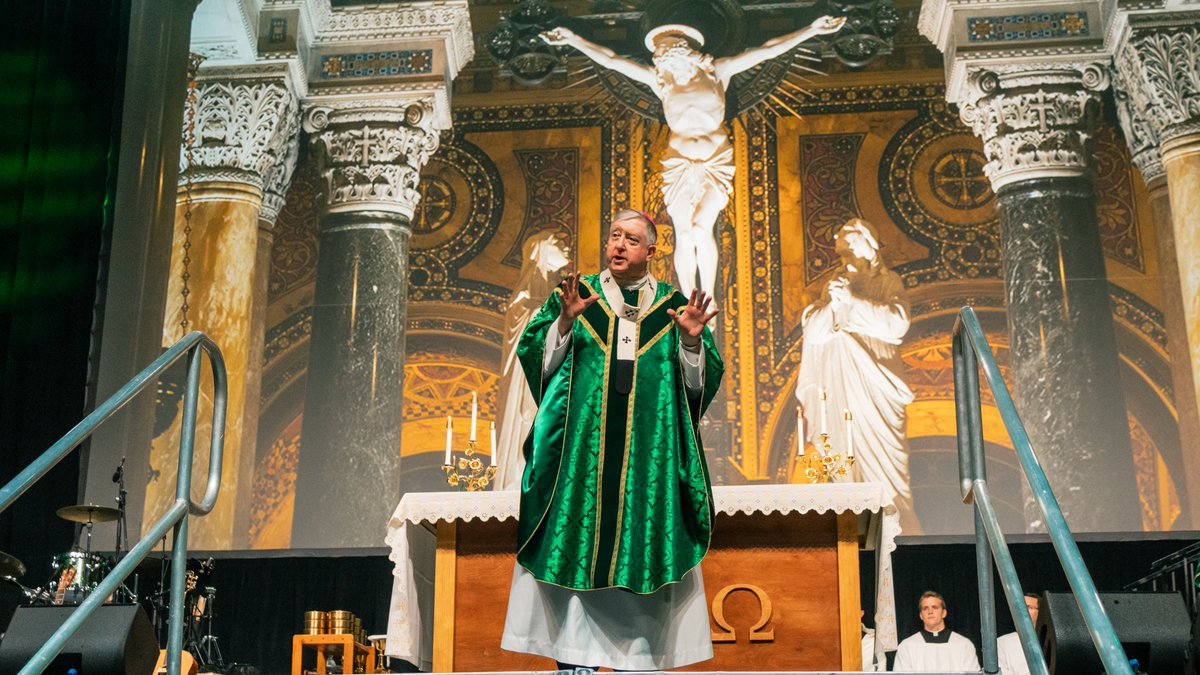 Grateful to have <a href="/abp_rozanski/">Archbishop Mitchell T. Rozanski</a> celebrate Sunday Mass at #Steubystl 

See you all in five days for conference Week Two!