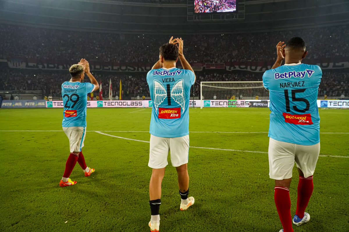 LLCF92's tweet photo. Los pilares del Bicampeonato.

📷: Alfredo Ariza https://t.co/PdPdaV0Yl7