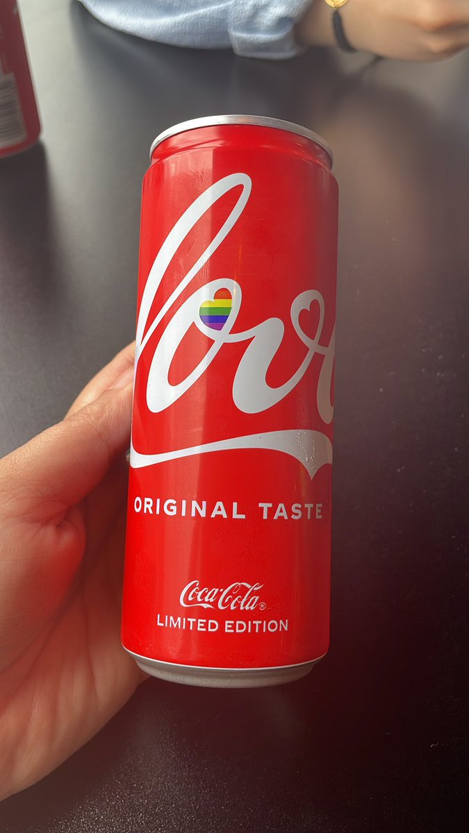Coca Cola'nın sapkın grupları desteklemek adına Avrupa'da satışa sunulduğu LPG temalı kutu kola!

Coca Cola içmemek için bir sebep daha!

İÇME/İÇİRME
