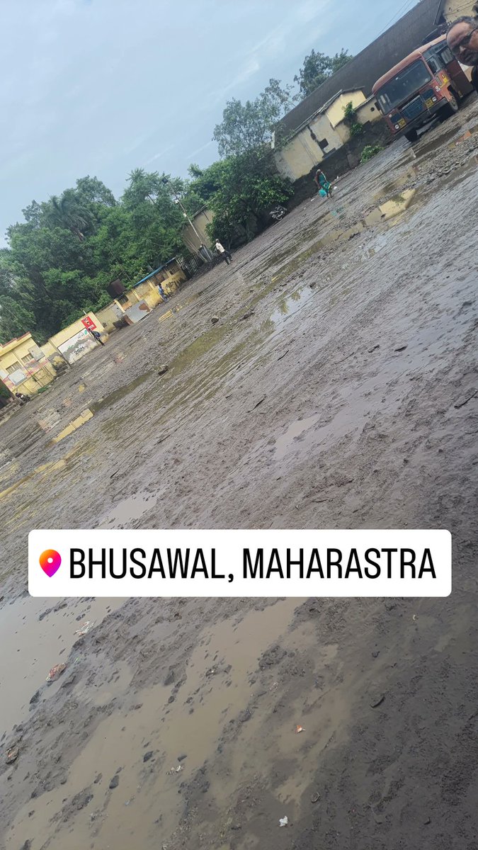 hitesh_bendale's tweet photo. Dear @nitin_gadkari &amp; @mieknathshinde,
Requesting you to start air drop/boat service from "Platform to Bus" at Bhusawal bus stop.

@khadseraksha 
@SakalMediaNews @lokmat @ABPNews @zee24taasnews @News18lokmat @SaamanaOnline https://t.co/rUmG0ecXAy
