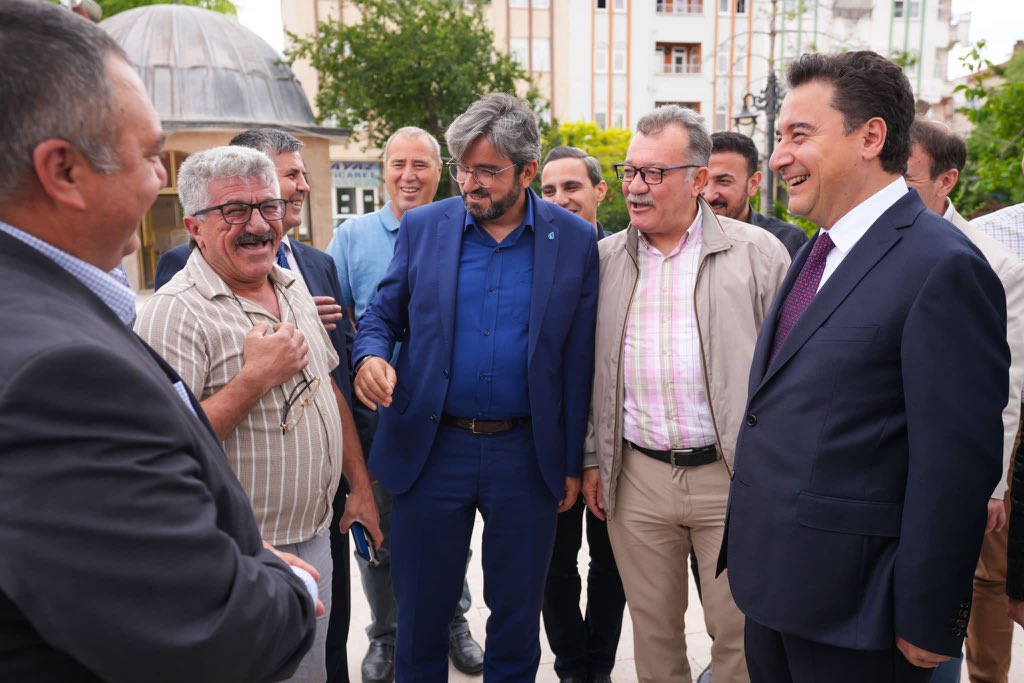 KaracaSeyit's tweet photo. Genel Başkanımız @alibabacan, İl Yönetim Kurulu Üyelerimiz ve İlçe Başkanlarımızla birlikte,  Çeltik İlçe Başkanımız Osman Tosun’un oğlu Kerim’in düğününe iştirak ettik. Gençlerimize mutluluklar dilerim. Kendilerine ve ailelerine hayırlı olsun. https://t.co/fVPVOdKNG5