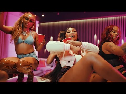 416StreetMag's tweet image. The Flow Queen Is Back With Another One Real Rap Bitch "Poppin It" out now! Follow Erica: ericabanksmusic.com​ ... ##ericabanks ##GloRilla #1501certified #1501ent #Dallas #erikabanks #femalerap #flowqueen #latto #onthefloor #poppinit

torontostreetsmagazine.com/erica-banks-re…