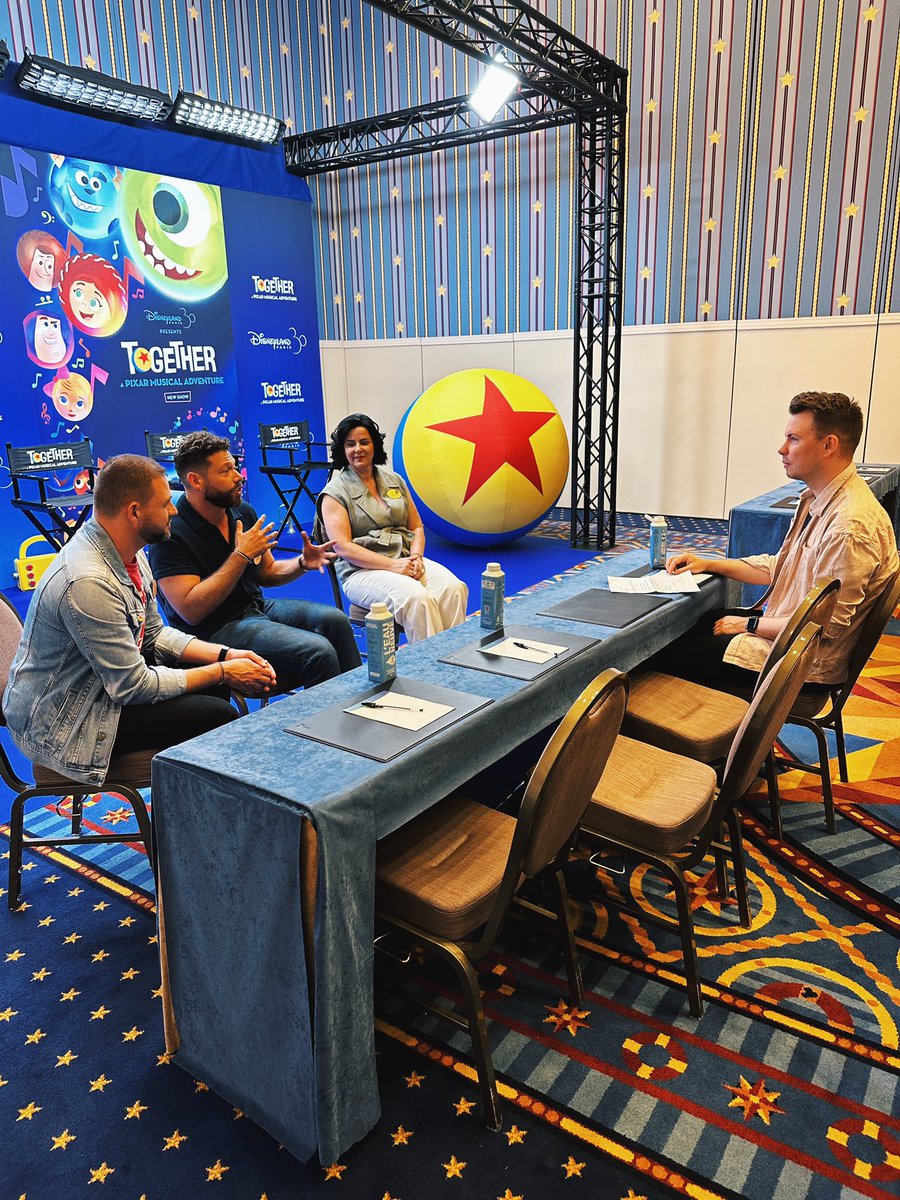 FreizeitparkT's tweet photo. (Werbung) Was für ein Wochenende! TOGETHER: a Pixar Musical Adventure Presse-Premiere und ganz viele tolle Menschen treffen dürfen 😍 Danke für die Einladung @DisneylandParis 🏰 #disneylandparis #pixar https://t.co/NJbnZhsjY0