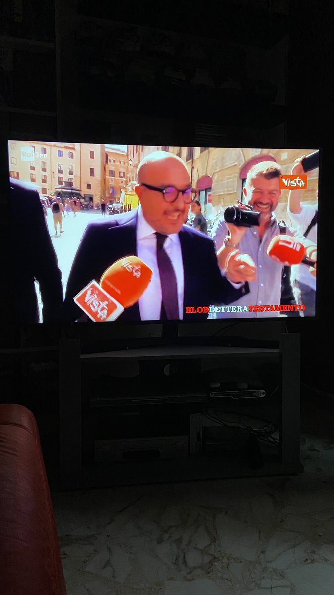 Antonella842019's tweet image. Il panda la panda 🐼 e la pandessa l’avrà letto da qualche parte???? #blobremix #blob @BlobRai3