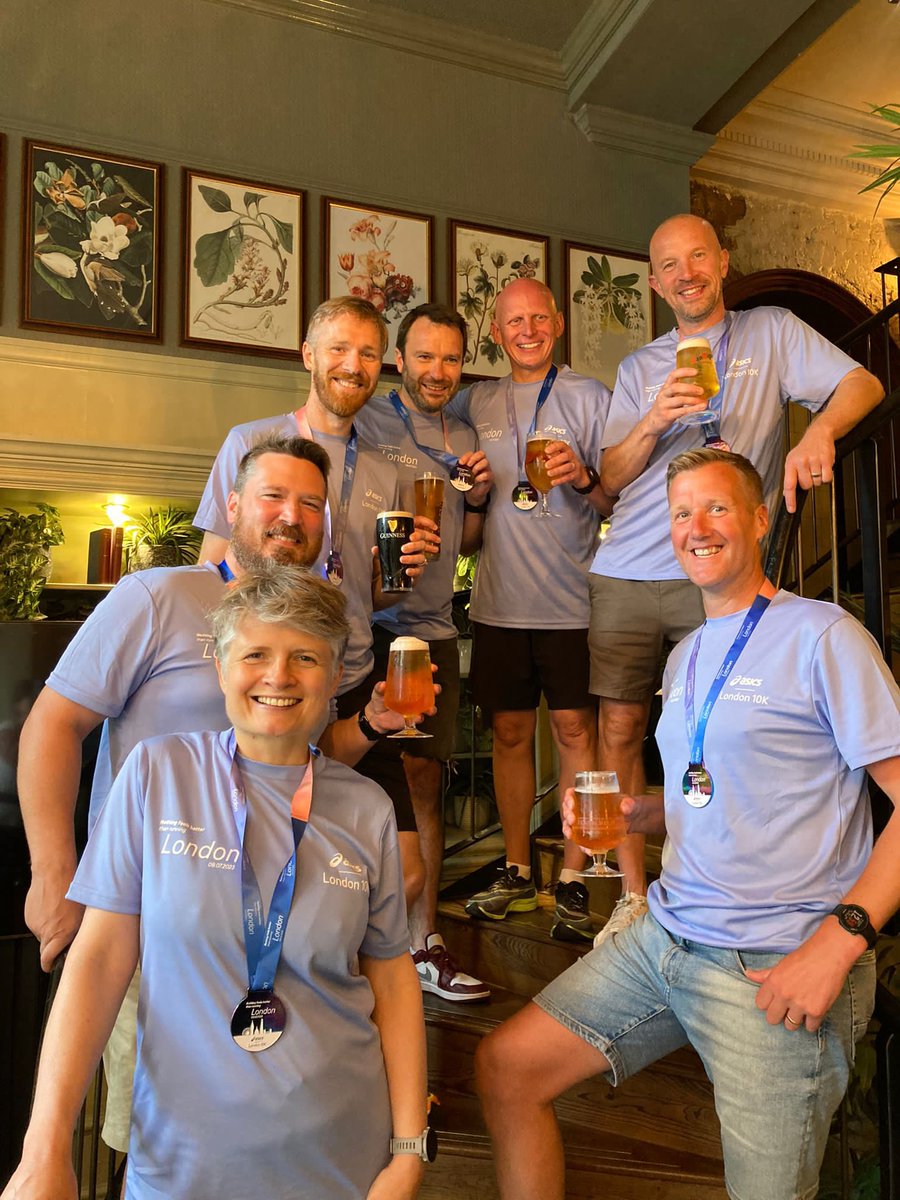 robinashepherd's tweet photo. Amazing atmosphere in London to run the 10km today.   Always special to run with a great group of people.  Always for you Keith ❤️ https://t.co/1RMQmen0fO