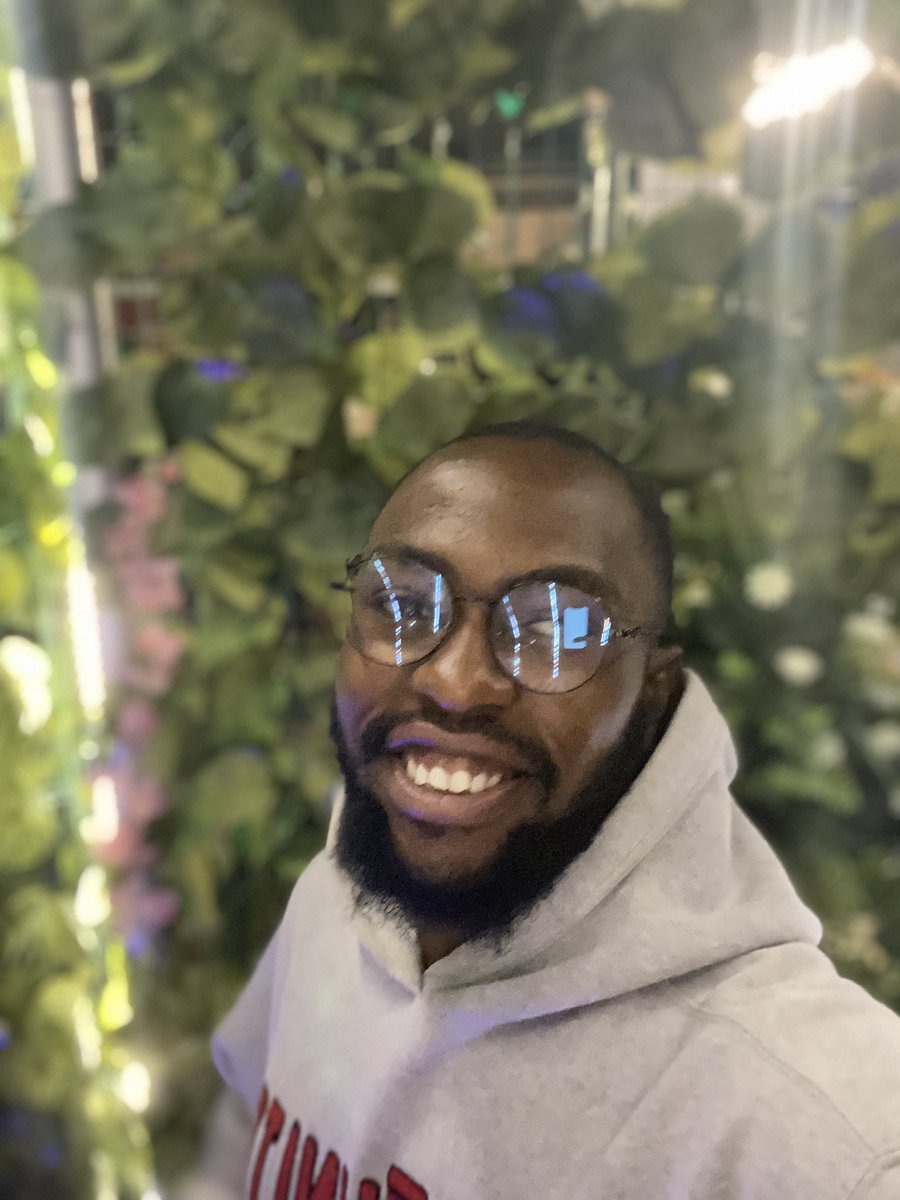 Kapital_DM's tweet photo. Oya let’s do shakara 
It’s the weekend
We Dey outside 
#Berrymistlounge Osọgbo
Berry mist lounge https://t.co/jH2kpUT5DF