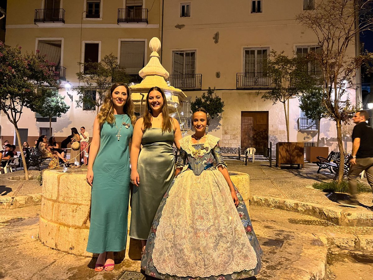 JLFXATIVA's tweet photo. 🔥Seguim amb els nomenaments dels i les representants de les diverses comissions de la nostra ciutat.
❤️‍🔥Les Falleres Majors de Xâtiva Patricia i Vera, les
seues Corts d'Honor i acompanyants acudiren al nomenament dels representants de la comissió
Benlloch-Alexandre VI. https://t.co/xkTGhQvl9V