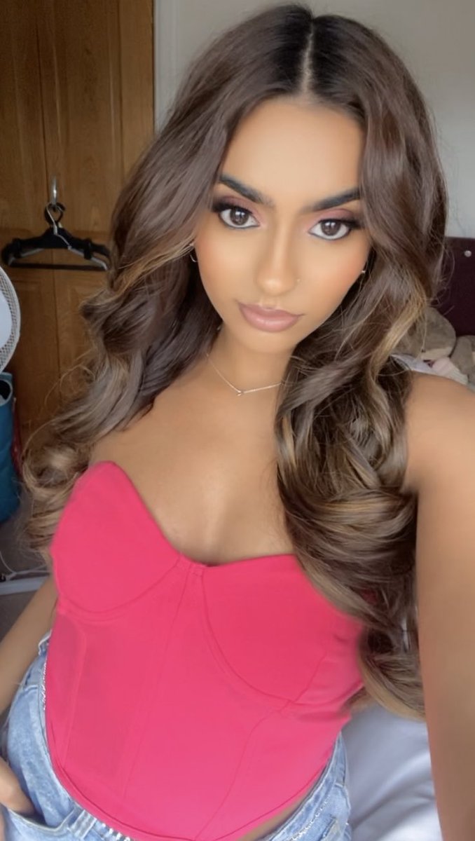 davinaxkaur's tweet photo. Maybe pink is my colour ? https://t.co/pOUqTvF8G8