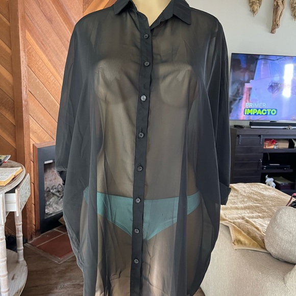 MagalyD17's tweet photo. So good I had to share! Check out all the items I'm loving on @Poshmarkapp #poshmark #fashion #style #shopmycloset #pinkvictoriassecret #jessicasimpson #lulus: https://t.co/hBLyVtQ5H7 https://t.co/GZFFiR1h4R