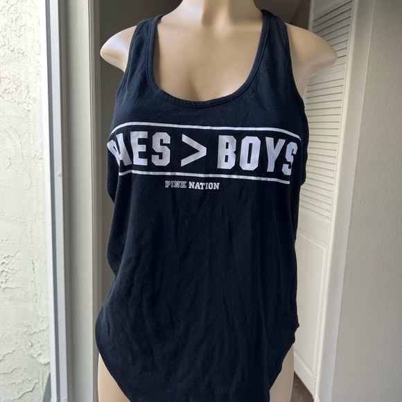MagalyD17's tweet photo. So good I had to share! Check out all the items I'm loving on @Poshmarkapp #poshmark #fashion #style #shopmycloset #pinkvictoriassecret #jessicasimpson #lulus: https://t.co/hBLyVtQ5H7 https://t.co/GZFFiR1h4R