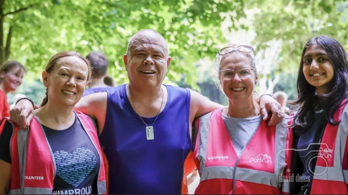 lisajaneSmith1's tweet photo. Volunteering at @parkrunUK #bostonparkrun can’t get any better than giving a finishers token to local hero Professor Jonathan Van Tam #Jonathanvantam celebrating 75yrs of the NHS #NHS75birthday #volunteer 💕 https://t.co/lFAQboaFLO
