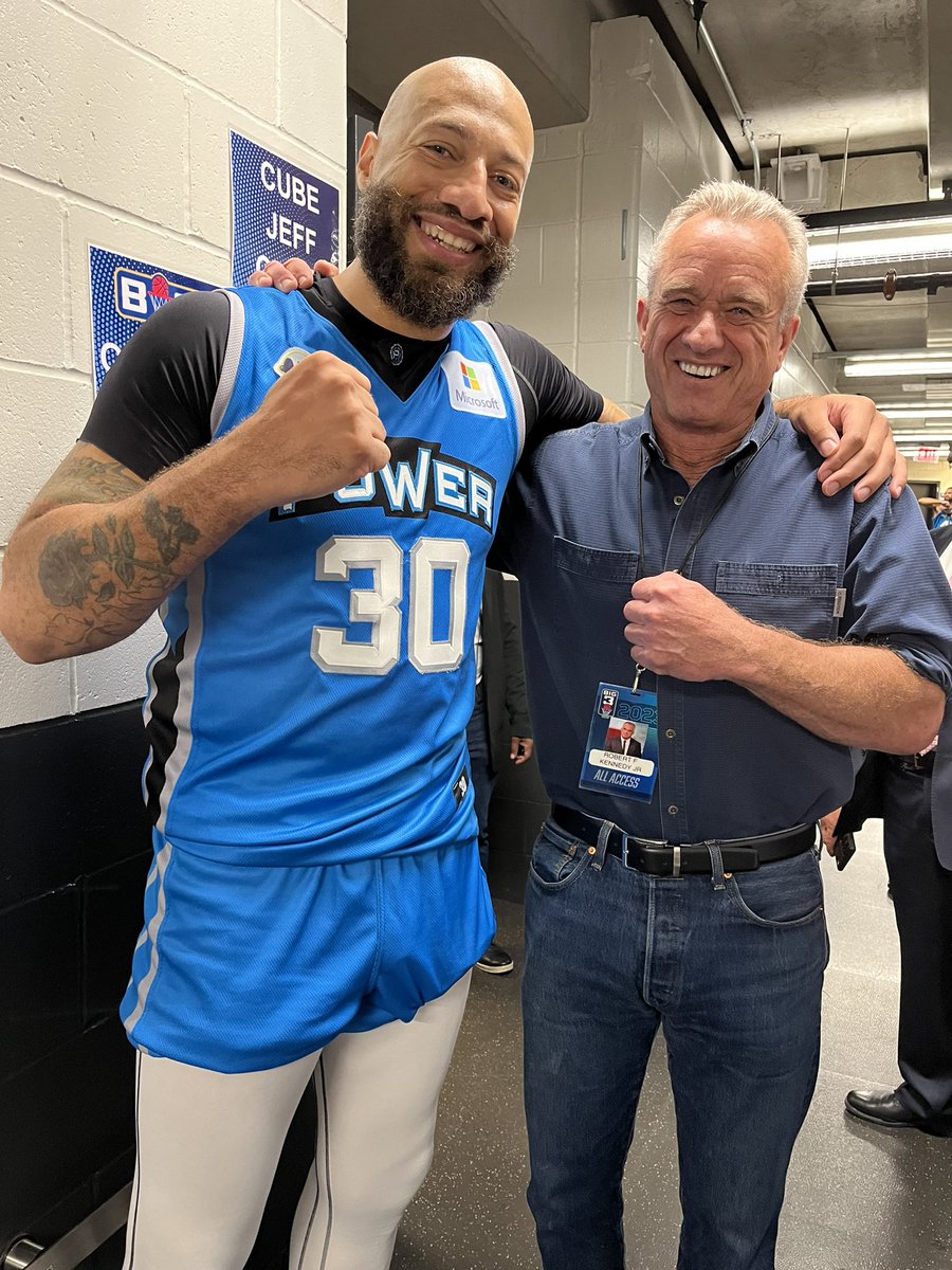 At the @thebig3 game with @icecube + @big3_power team after their big win. Congrats @NancyLieberman + @highway_30 + @CuttinosLife + @tjcline6 + Glen Rice, Jr + Akil Mitchell. Great to meet you!