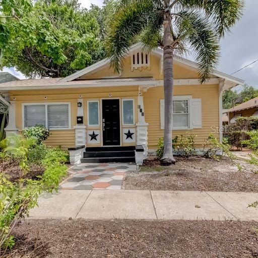Ready for a change? This 2 BD/ 2 BA in St Petersburg won't be on the market long.  cpix.me/l/173263350