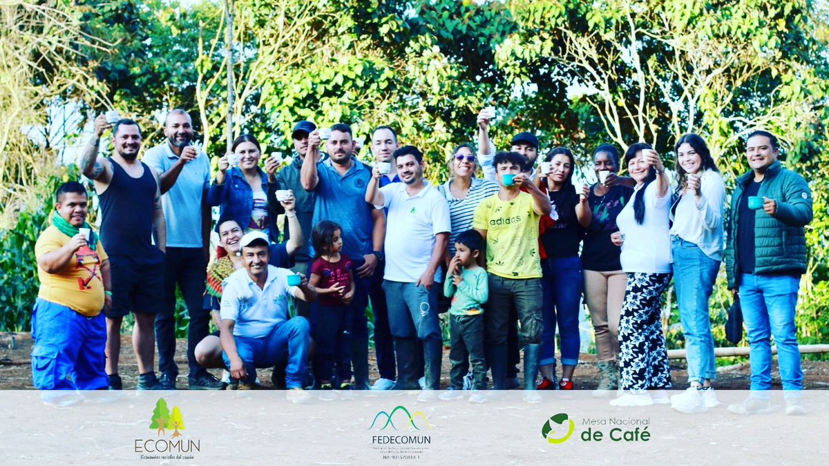 FedecomunS's tweet photo. Nuestra apuesta por La Paz es colectiva y desde los territorios!! 

Los días 6, 7 y 8 de julio estuvimos en la finca “Trópicos de la Esperanza” en el municipio de Yotoco, avanzando en nuestras iniciativas de Paz y Reincorporación integral https://t.co/pITwlIyUZK