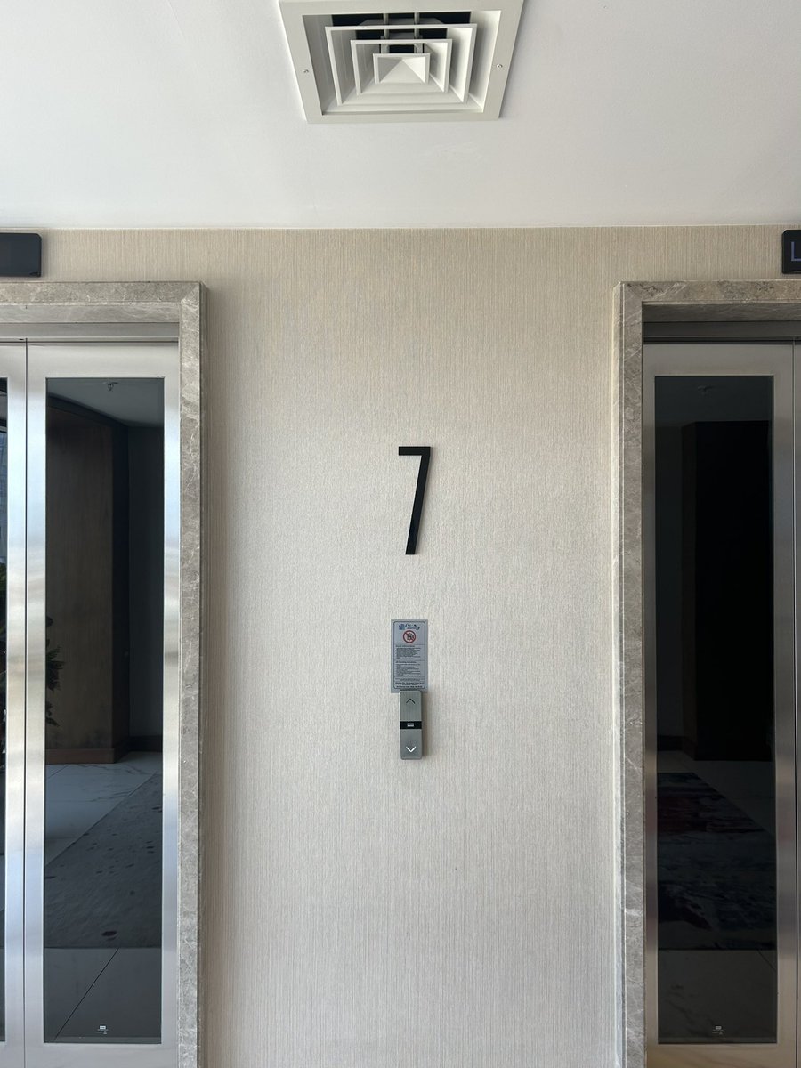_idyllic7's tweet photo. staying in this hotel for a couple days and look at which floor im staying at https://t.co/MHrFayE3Lh