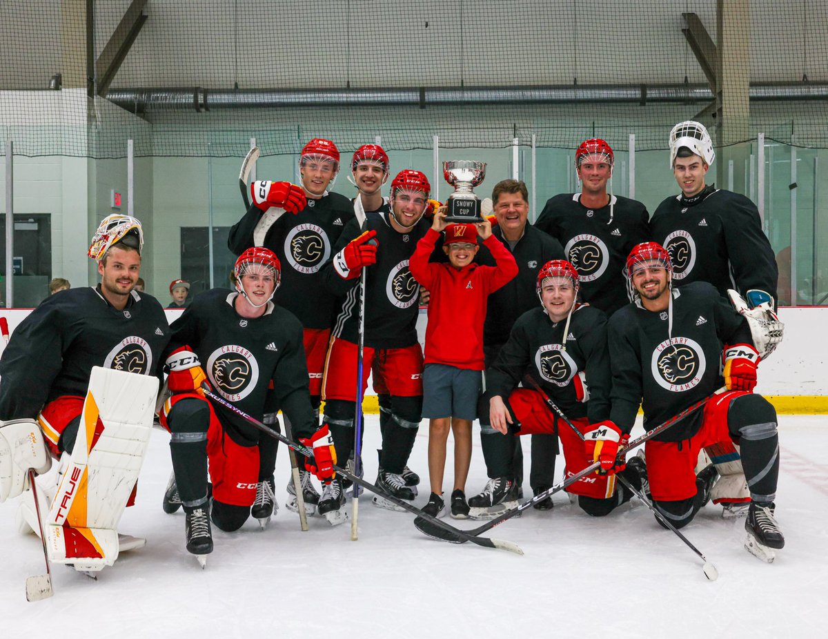 Dream come true signing my first pro contract with the <a href="/AHLWranglers/">Calgary Wranglers</a>. I’m honoured and proud to be a part of the Calgary Flames organization! Thank you <a href="/NHLFlames/">Calgary Flames</a> for a great time at camp. I’m looking forward to getting the season started! #SaddleUp #CofRed