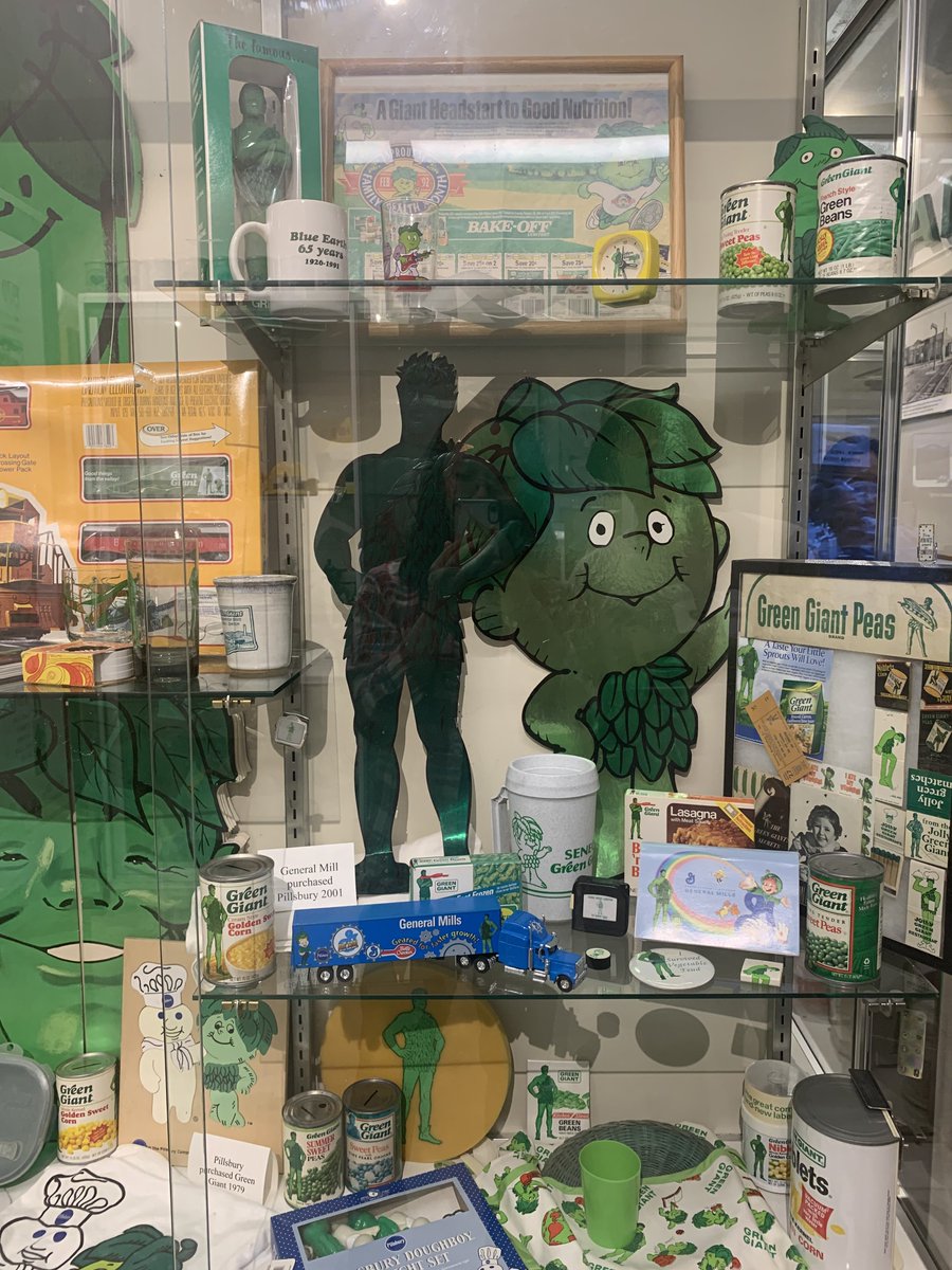 justinetlai's tweet photo. wow I can’t believe heaven is in Minnesota (heaven being a comprehensive collection of vintage green giant junk) https://t.co/zA3sDWuth7