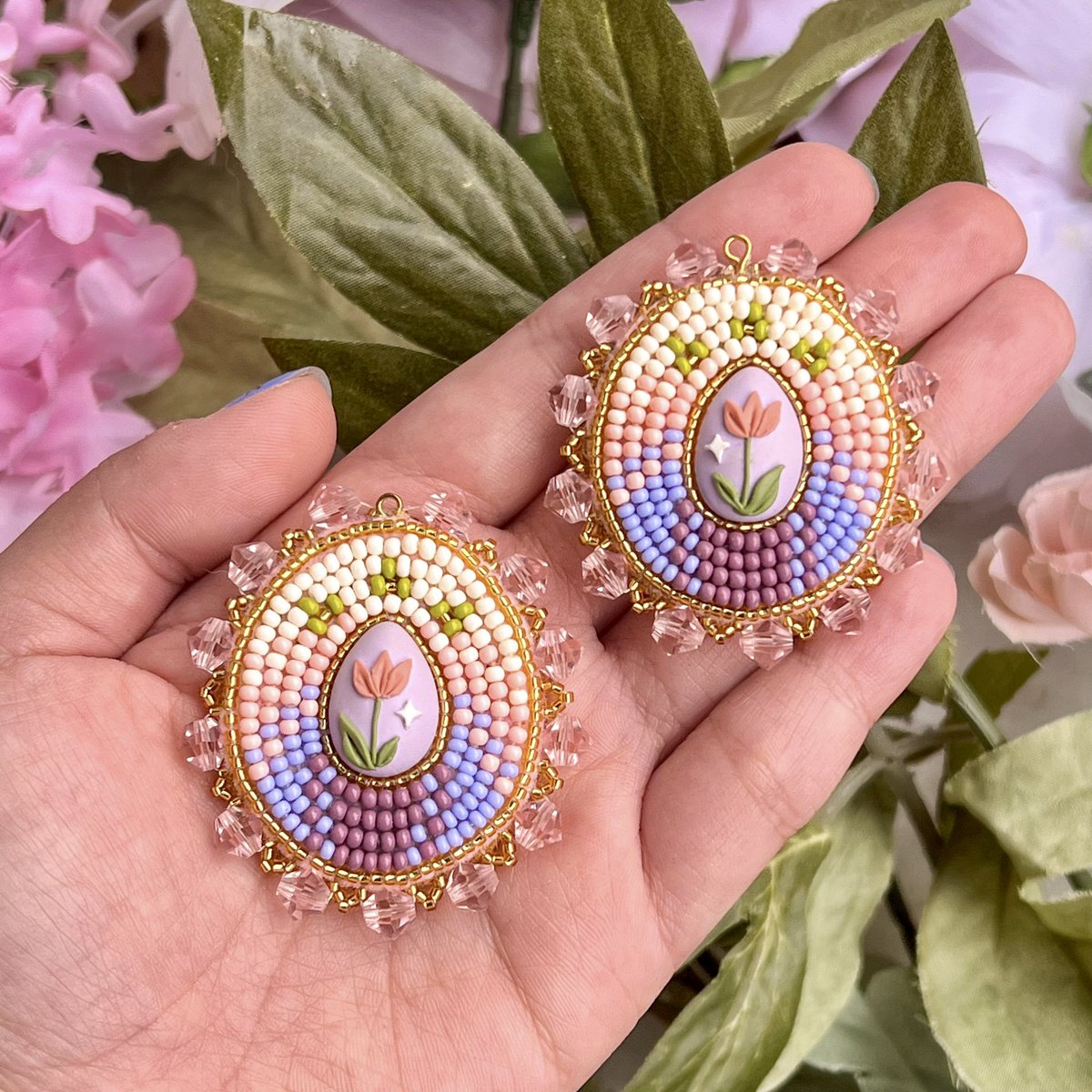 i finally did it!

combined my clay &amp; beadwork 🤝🏼🌷✨