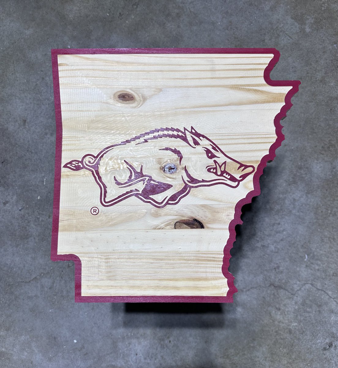 RickyHa64473696's tweet image. Selling these custom made signs. Officially licensed through U Of A. The prices include shipping and either clear coat or gloss finish. I’m doing a contest for whoever retweets this tweet will be put into a drawing for a free sign sent to you for FREE! Thanks!