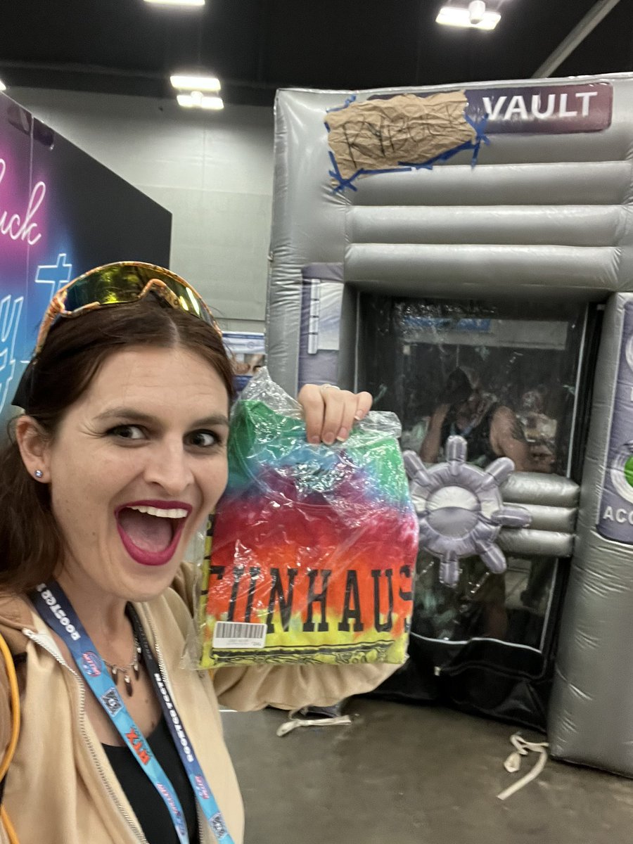 JenaeFaith's tweet photo. 70 MOTHERFUCKING 5 RYBUCKS BOW BEFORE ME IN WONDER #RTX #Funhaus https://t.co/jT0U3NgwRF