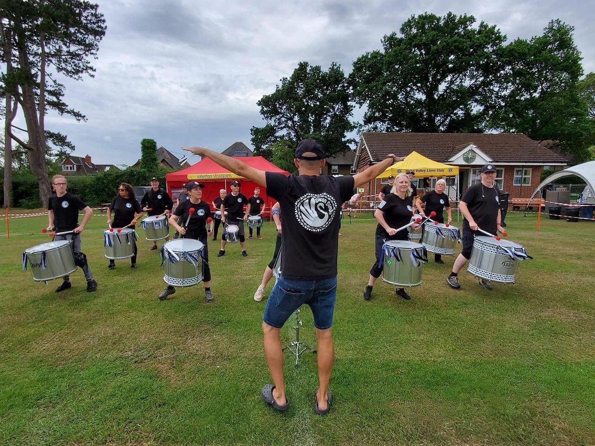 Thank You #SwanmoreFete &amp; #MeonValleyLions for having us on Saturday! Was really great to return and to team up with The Dance Performance Team of @roynonperformingarts 💃🏼
#swanmore #roynon #performingarts 🤟🏼
📸 courtesy of Meon Valley Lions Club CIO