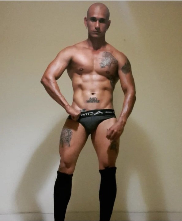 Alessan52743984's tweet photo. #stripper #boystripper #malestripper #hombrestripper #fitness #hombresdesnudos #blackmen https://t.co/PQ47gtoYr1