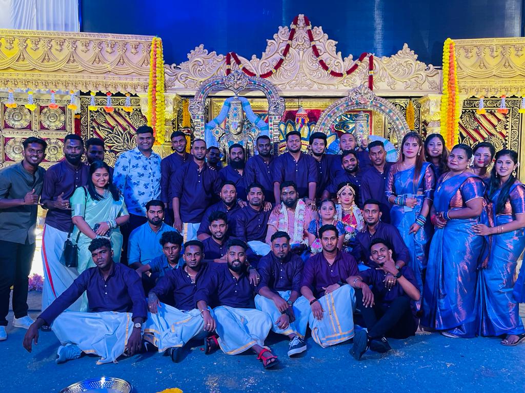 haviltenis18's tweet photo. Munis Kanaga Kalyaanam ๐๐ซถ
#Tamilwedding #indianwedding #tamilwedding #indianweddingphotography #love #indiancouples #weddingblog #relationshipgoals #kadhaltokalyanam #k2k
#viral #bridesaree #fyp #weddinginformation #32400homeboyz #friends #haviltenis https://t.co/mKcXhFlEc8