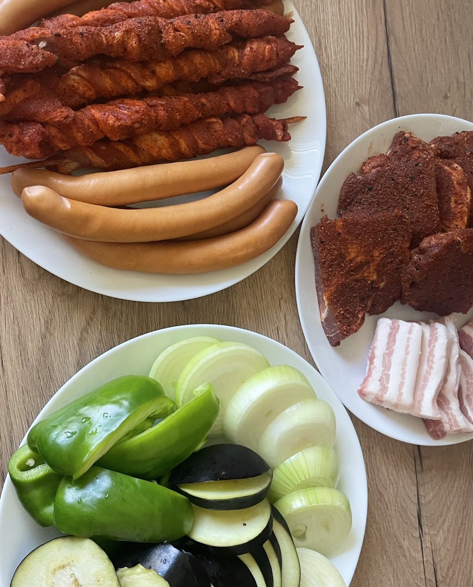 夫がボーデン湖行く度に大量の果物買う😂
腐る前に食べなくては🍓(幸せな悩みだけど、結構面倒くさいw)

焼くのに忙しくて
BBQ焼いてるとこは写真撮ってない🤣 https://t.co/pbd6oJoYPA