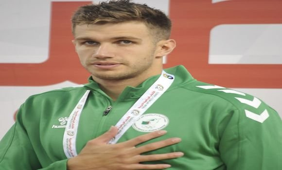 APS_Algerie's tweet photo. #JeuxSportifsArabes 2023 #Natation 🏊♂️ (50m brasse) : l'Or 🥇 et le record arabe pour l'Algérien 🇩🇿 Jaouad #Syoud
🔗https://t.co/E5DfD7H0G5 https://t.co/SvB2655FT7