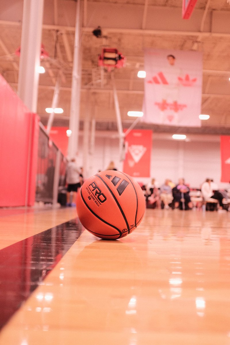 3Stripes Select Basketball Girls Circuit tweet media