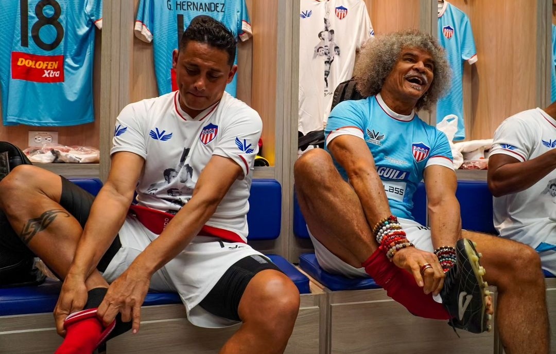 Voy a llevar dos amigos, pero no juegan mucho. Son normalitos

Los amigos: 

📸: <a href="/alfredoarizaes/">Alfredo Ariza Espinosa ⚽🎥</a>