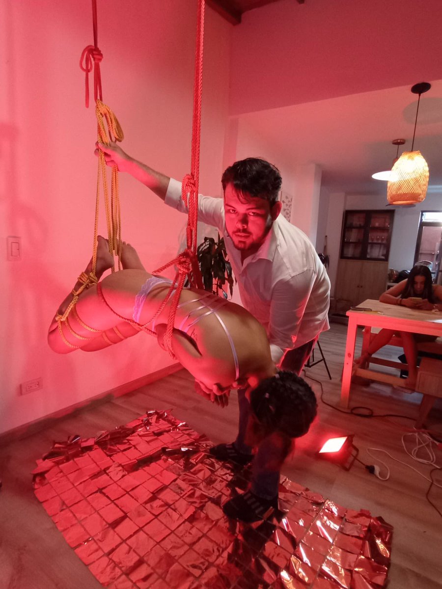shibari1910's tweet photo. Qué tal se ve? 😉 https://t.co/OodMT8IMUl