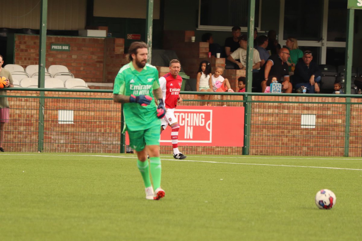 Lee Allinson tweet media