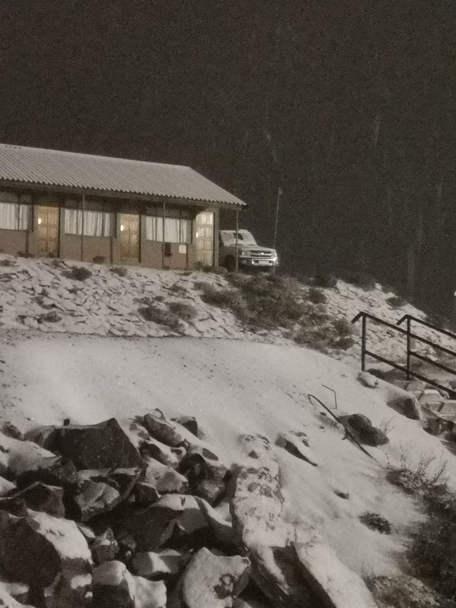 TheReporterLS's tweet photo. #LesothoSnow ❄️❄️
📍Let’seng Diamond Mine
⏰ Sunday 09 July 2023 https://t.co/HtDMAkAuAt