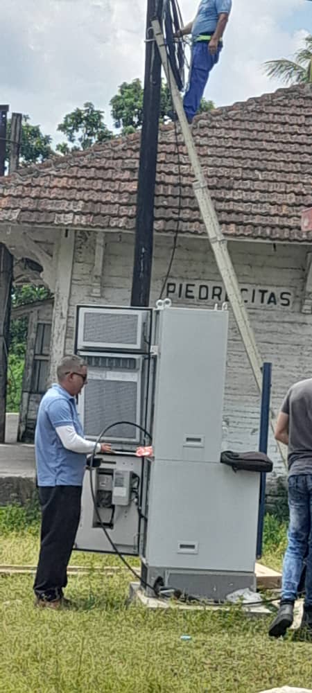 Expandiendo nuestra red en la comunidad de Piedrecitas, Céspedes, Camaguey. 

#VeranoConAmor 
#EsteEsNuestroAzul
#70Moncada
#Cuba #Camagüey #PorCamagüeyTodo