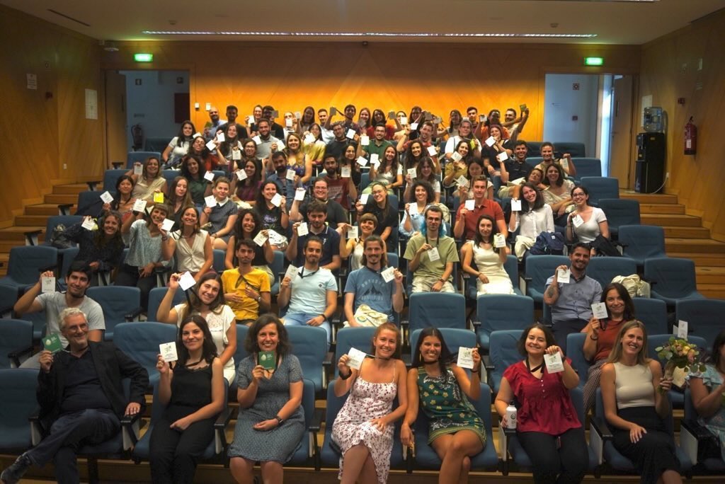 Thanks to everyone!! We are really happy about the participation and good vibes among PhDs! Hope to see you again in two years 😜😜
#3PMPS #PlantBiology2023
Special mention to @artzdesign_project for the photo!!