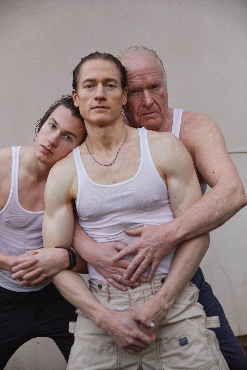 never_oppressed's tweet photo. This photo of the tech billionaire who’s swapping blood with his son and dad to reverse aging is so fucking funny https://t.co/RWBqcwN0GI