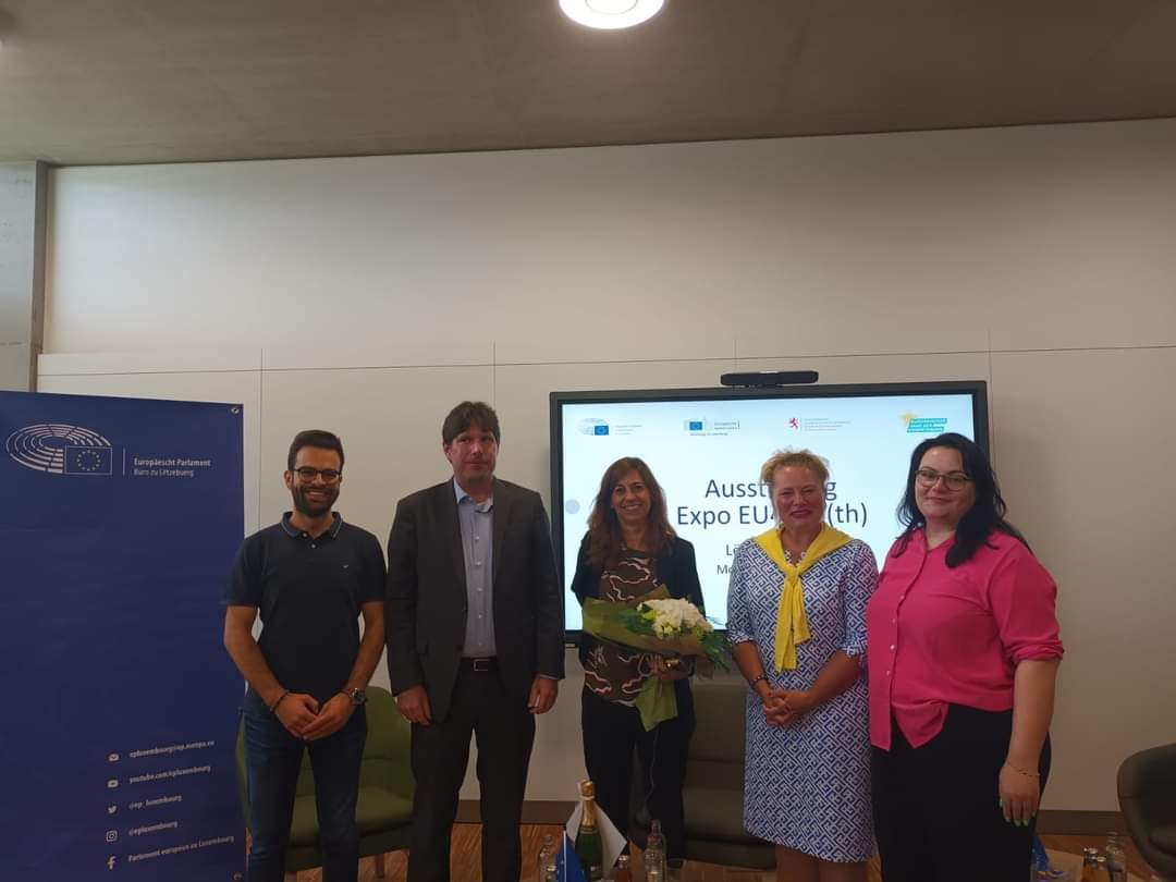 Lënster Lycée International School - LLIS (@lenster_lycee) on Twitter photo EU for You(th): Inauguration de l'exposition itinérante et débat - avec <a href="/AnneCalteux/">Anne Calteux</a>, Représentante de la Commission européenne & M. Christophe Schroeder, Représentant du <a href="/Europarl_LU/">Parlement européen au Luxembourg</a> et message vidéo de <a href="/CharlesGoerens/">Charles Goerens</a>
#llis #epas #EU4Youth #care #create #connect EU for You(th): Inauguration de l'exposition itinérante et débat - avec <a href="/AnneCalteux/">Anne Calteux</a>, Représentante de la Commission européenne & M. Christophe Schroeder, Représentant du <a href="/Europarl_LU/">Parlement européen au Luxembourg</a> et message vidéo de <a href="/CharlesGoerens/">Charles Goerens</a>
#llis #epas #EU4Youth #care #create #connect