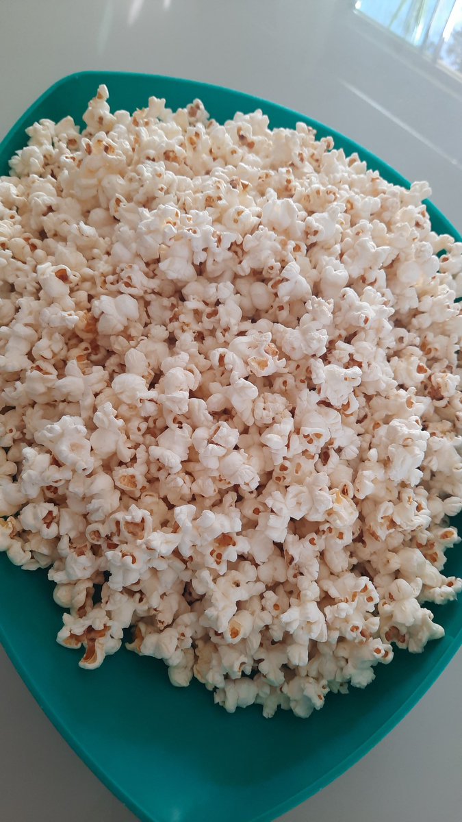 xparrillamader's tweet image. Let's enjoy Sunday watching for the 5th time our dear Chef Lisa Trammell, with a delicious popcorn with butter 👩🏻‍🍳🍿😋🍽️🔥 #ThelincolnLawyer #LisaTrammell #netlfix #love  @LanaParrilla Te amo my latina 🌻🦋💋